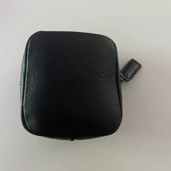 Small Dior leather pouch - Picture 2 of 6